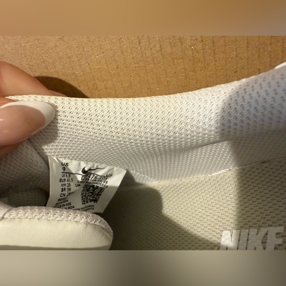 Nike Gamma Force Sneaker in White & Phantom - Picture 12 of 12